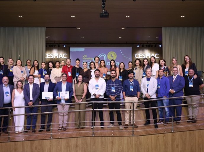 Tecnologia e homenagens marcam abertura da programação dos 25 anos de Odontologia do Cesmac