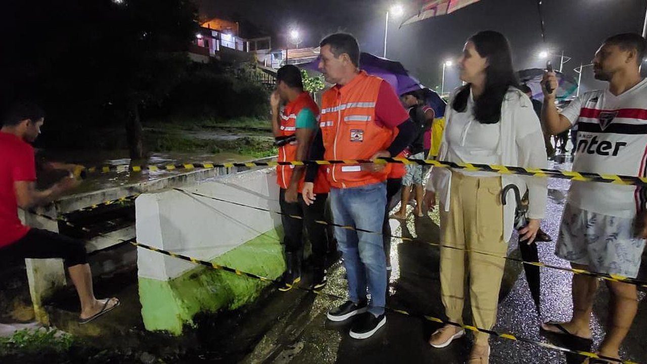 Prefeitura de Branquinha monta força-tarefa para ajudar famílias afetadas pela chuva