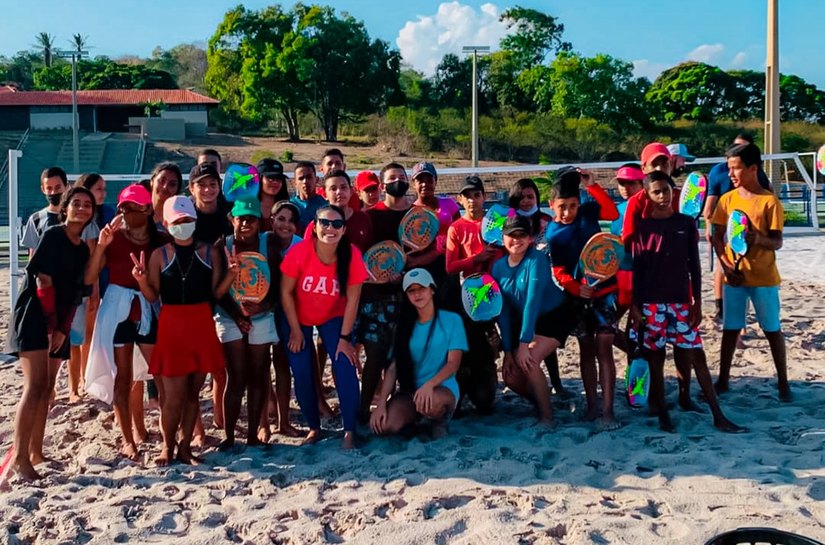 Estudantes de Arapiraca participam de oficina de Beach Tennis na reabertura do Centro de Cultura Corporal