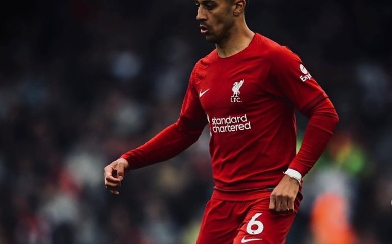 Torcedores do Flamengo inundam as redes de Thiago Alcântara: 'vem ser feliz no Mengão'