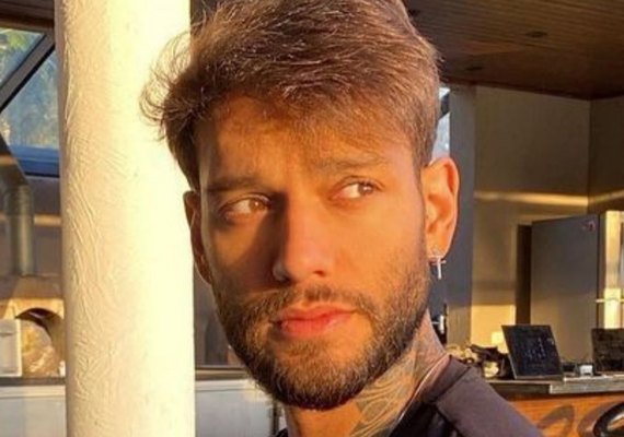 Lucas Lucco recebe primeira dose da vacina contra covid-19