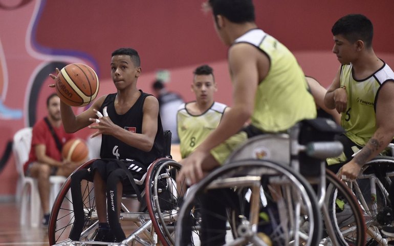 Governo estuda a construção de centros especializados de reabilitação