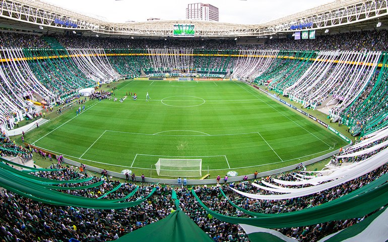 Allianz Parque tem mutirão contra miçangas no campo em show de Taylor Swift e críticas de Abel
