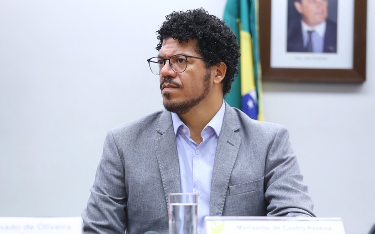 Governo e deputados da Comissão de Segurança Pública discordam sobre políticas de combate à violência nas escolas