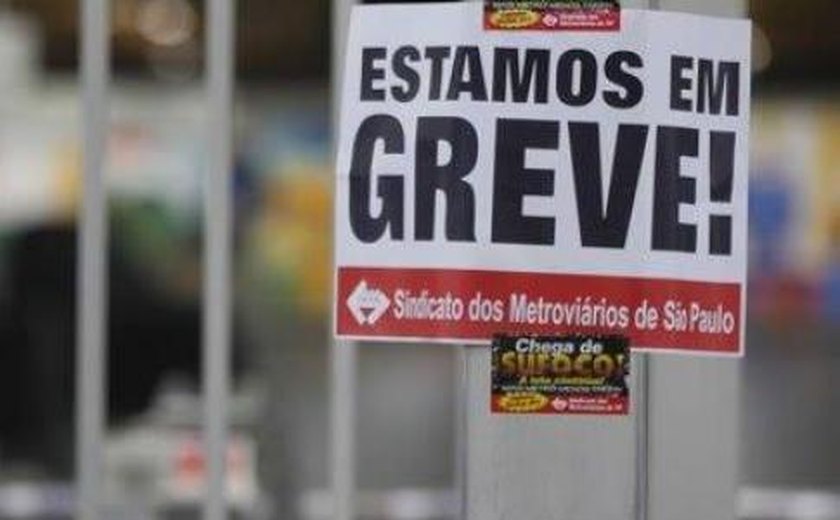 Metroviários decidem manter greve em São Paulo