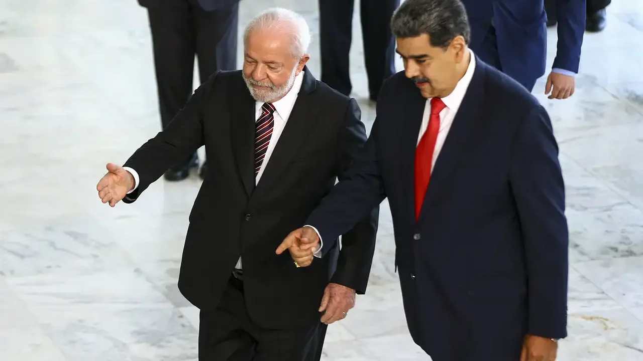 Lula e Maduro conversam sobre eleições na Venezuela
