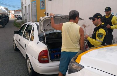 Veículos são removidos por transporte irregular de passageiros