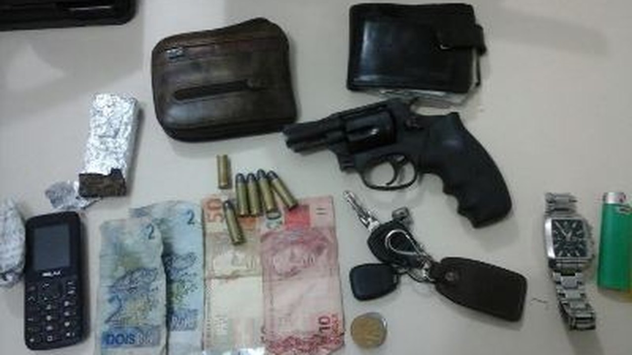 Após troca de tiros, Rocam do 3º BPM prende quatro com arma de fogo em Feira Grande