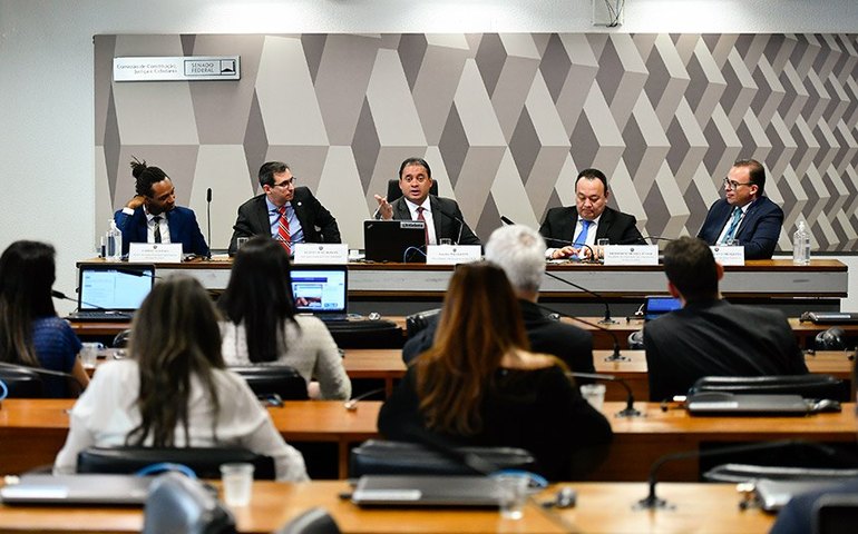 Juristas criticam excesso de poder da minoria no projeto de lei do impeachment