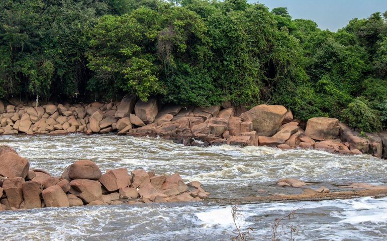 Cinco pessoas da mesma família morrem afogadas em prainha no interior