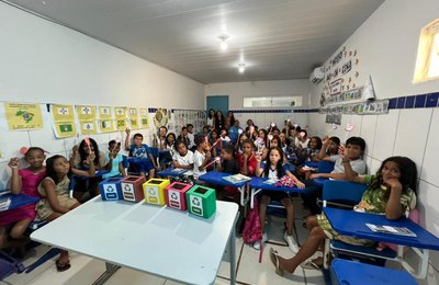 Seinfra promove palestra sobre coleta seletiva e compostagem em escolas de Maragogi