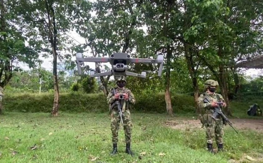 Dissidências das Farc usam drones com explosivos artesanais contra forças de segurança da Colômbia; veja vídeo