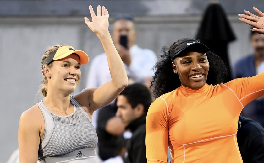 Serena e Wozniacki sofrem, mas vencem e avançam às quartas em Auckland