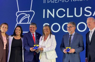 Em Brasilia, Tia Júlia celebra único prêmio nacional para AL e reconhece legado de Júlio Cezar no desenvolvimento de Palmeira