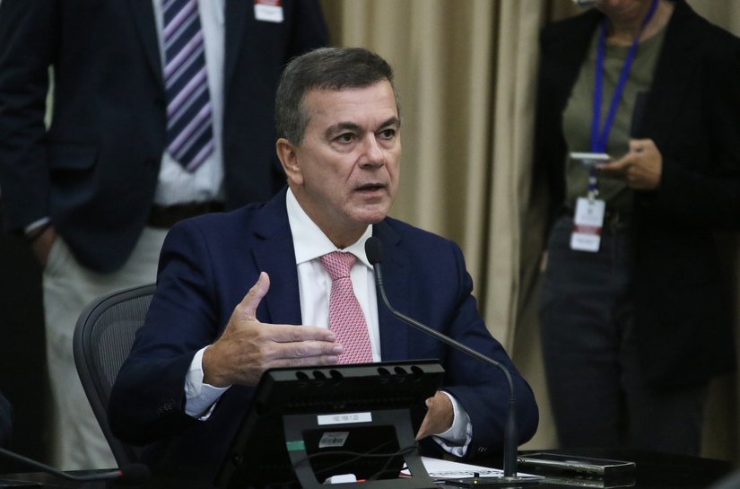 Ronaldo Medeiros destaca pesquisa do DataSenado sobre fake news