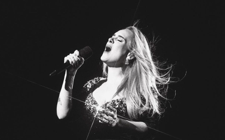 Noivo de Adele teme pela saúde mental da cantora após pausa na música: ‘Sinal de que ela precisa de apoio’