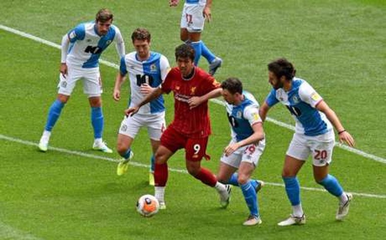 Em preparação para o Inglês, Liverpool derrota o Blackburn em amistoso por 6 a 0