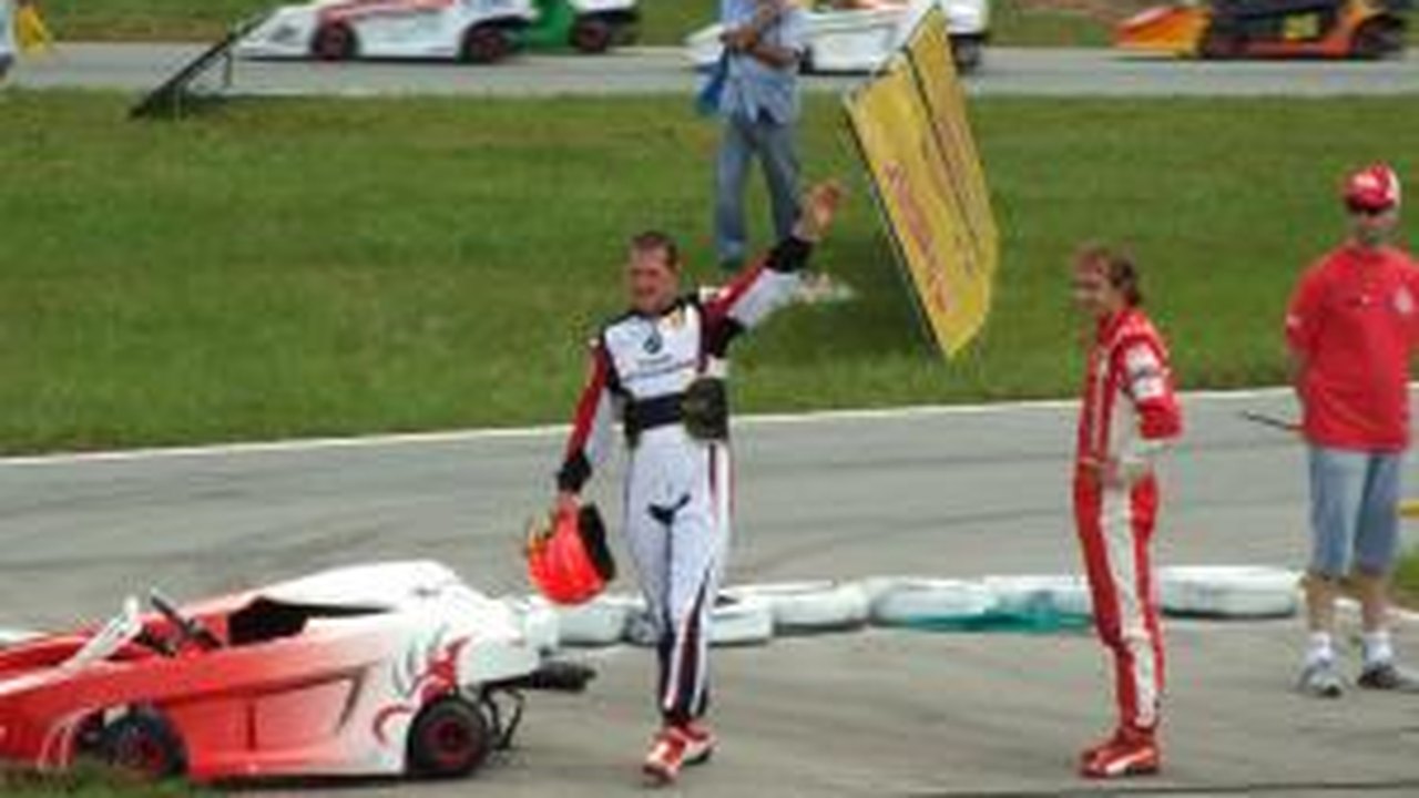 Michael Schumacher continua em “estado crítico mas estável”