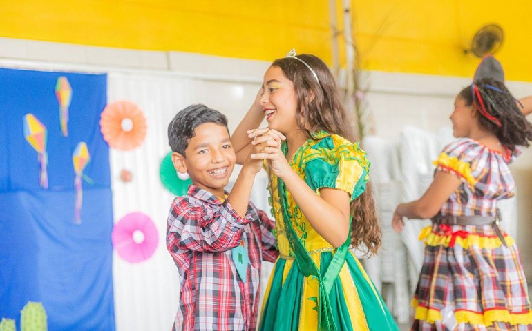 Projeto Mais Pela Educação leva escola em tempo integral para 900 crianças da parte alta de Maceió