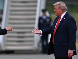 EUA e Rússia estariam elaborando plano secreto para encerrar conflito na Ucrânia, diz mídia