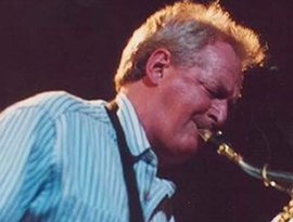 Dick Parry, saxofonista que marcou clássicos do Pink Floyd, morre aos 83 anos