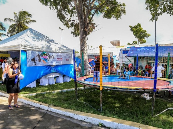 Tenda da Juventude leva ações sociais aos jovens do Vergel do Lago