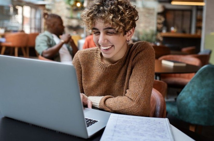 Ministério do Turismo tem vagas abertas para curso online e gratuito de atendimento ao turista