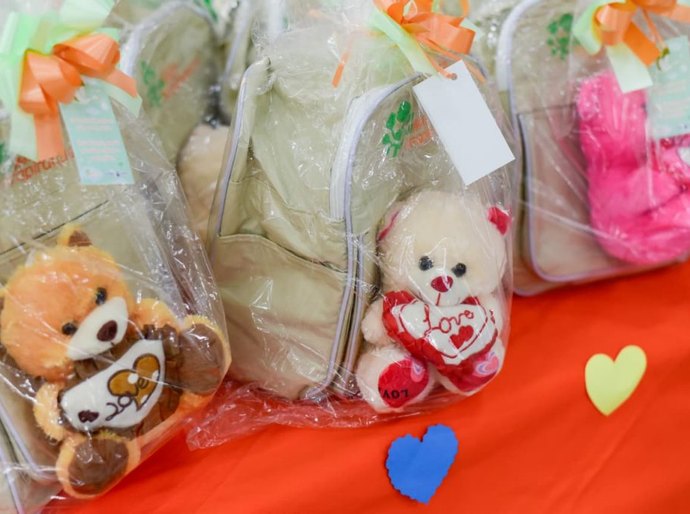 Prefeito Luciano Barbosa destaca cuidado e acolhimento em entrega de enxovais