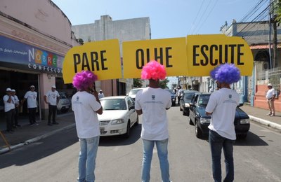 Ação educativa da CBTU prossegue na Rua do Imperador