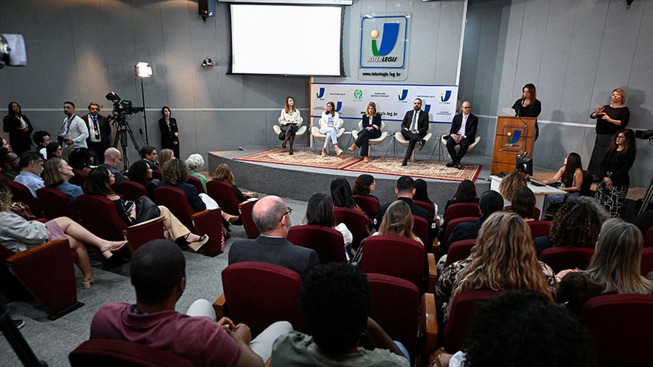 Debate destaca avanços e desafios nos 20 anos da Lei Maria da Penha