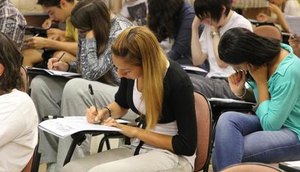 ESTUDANTES