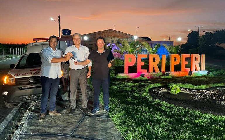 Deputado Galba Novaes entrega ambulância 0km ao distrito Peri Peri em Boca da Mata