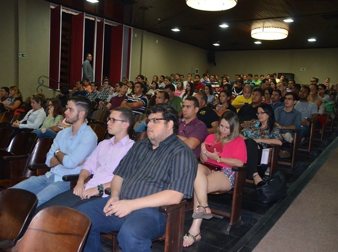 Estudantes de direito da FAL participam de mais uma edição do OAB em Debate