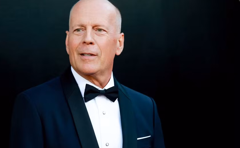 Família de Bruce Willis mostra nova foto do ator, que tem demência