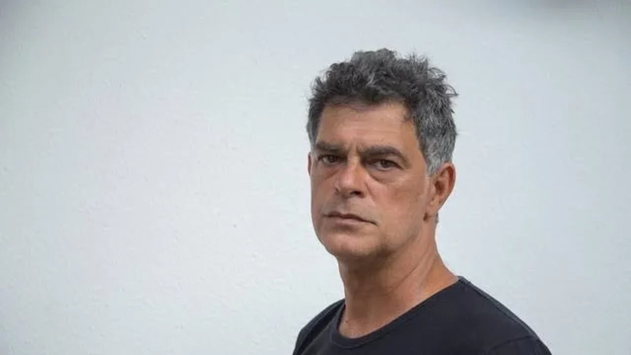 Edu Moscovis posa ao lado das filhas modelos para celebrar dia dos pais: 'O que não falta é amor'