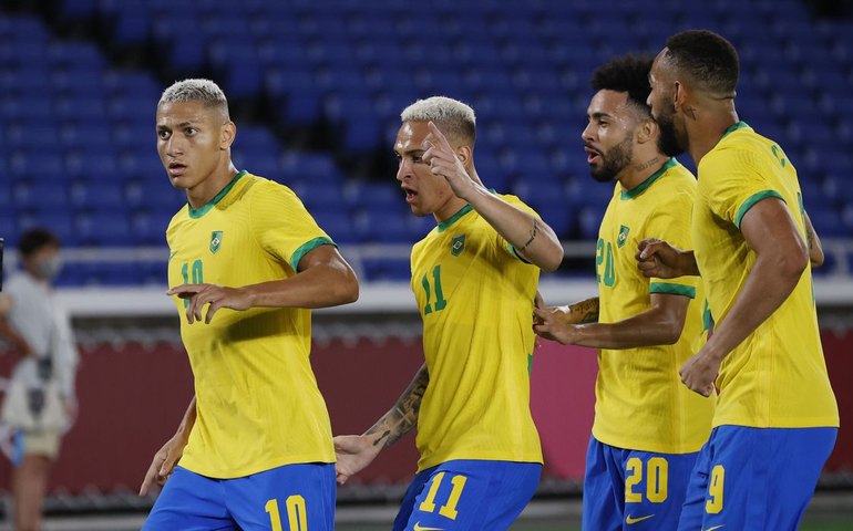 Brasil vence nos pênaltis, se vinga do México e busca bi olímpico em Yokohama