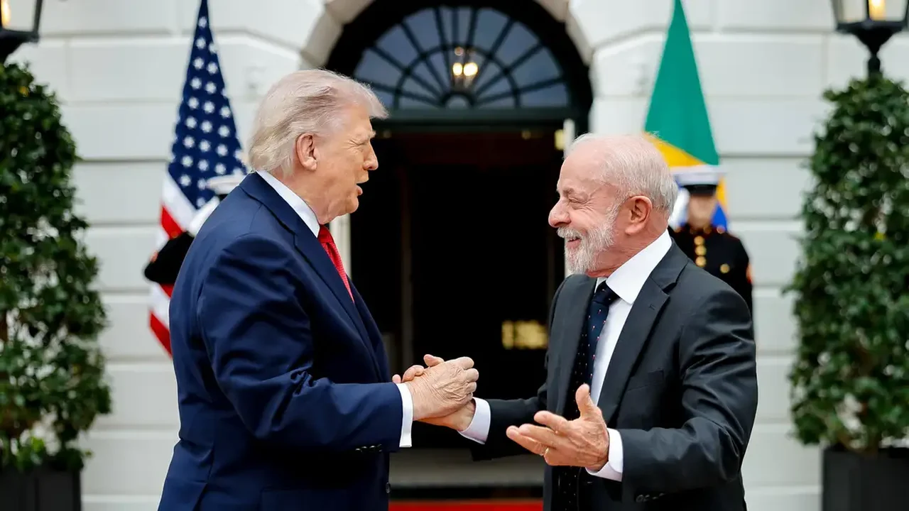 'Ninguém respeita lambe-botas', diz Lula sobre reunião com Trump