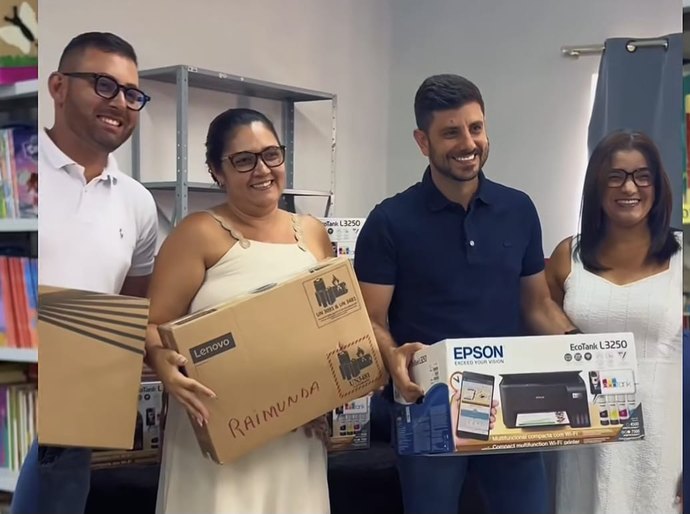 Prefeito Dalminho entrega impressoras e notebooks a escolas municipais de Belo Monte