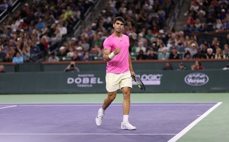 Alcaraz estreia com boa vitória em Indian Wells e vai em busca do 1º lugar do ATP