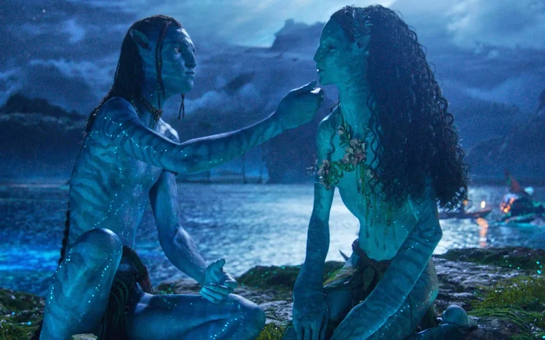 'Avatar: Fogo e Cinzas' lidera as bilheterias pela quarta semana consecutiva, com a estreia 'Primate' em segundo lugar.