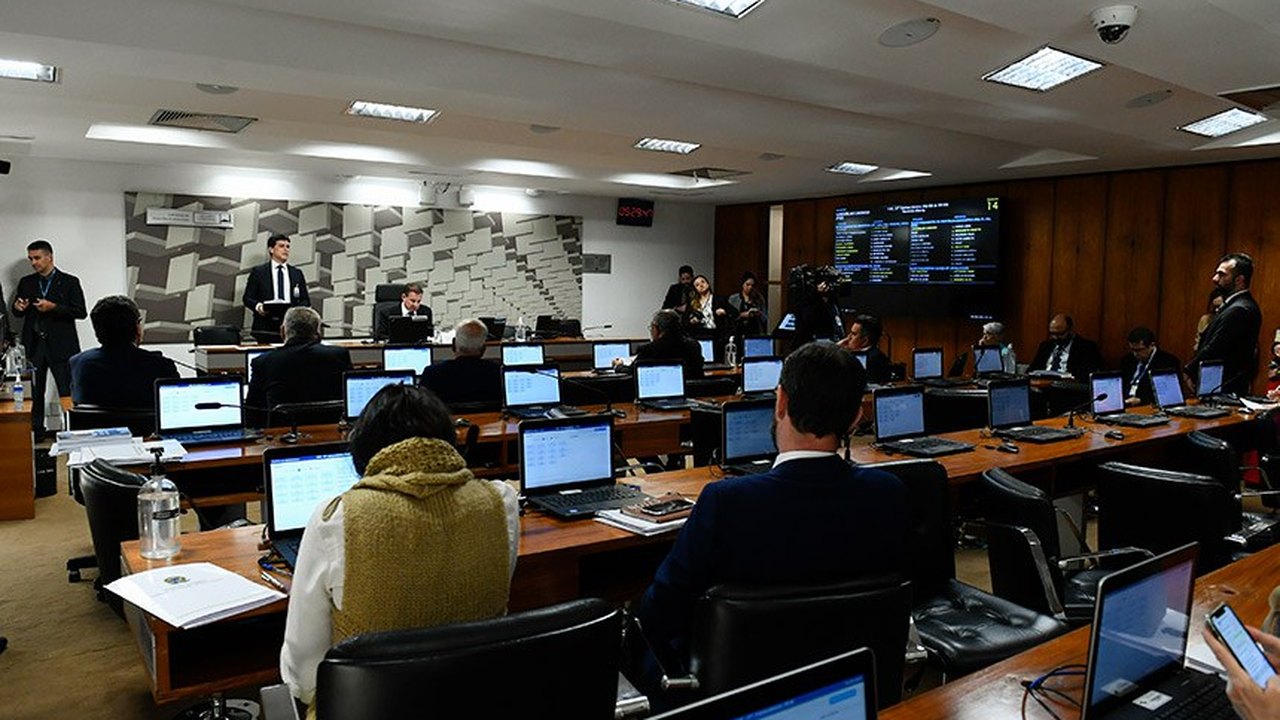 CAE pode autorizar US$ 235,5 milhões em empréstimos externos