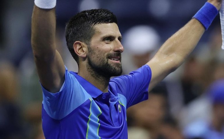 Djokovic diz que tenistas foram 'mantidos no escuro' sobre casos de doping de Sinner e Swiatek