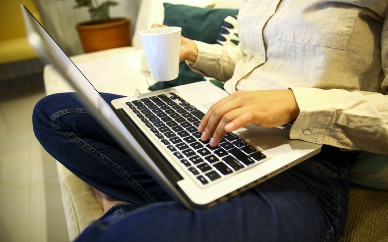 Golpes no Dia das Mães: veja como se proteger nas compras online
