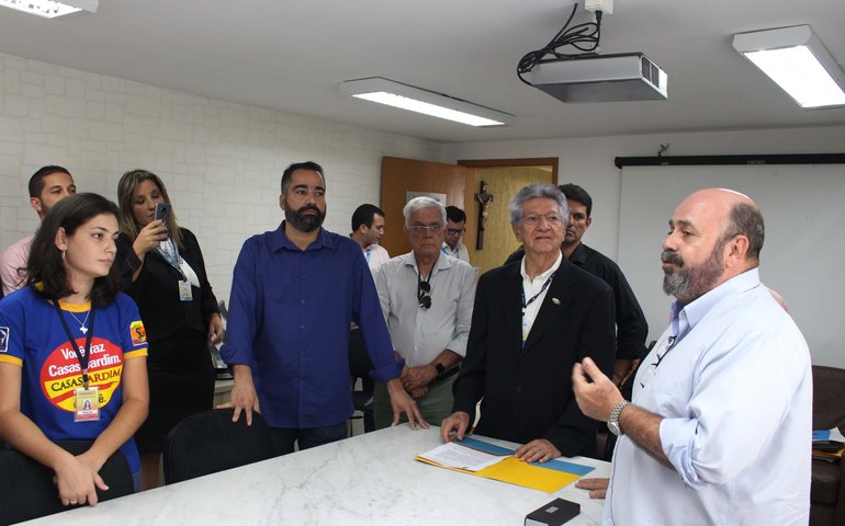 Convênio entre CESMAC e Casas Jardim Tintas vai promover revitalização das casas da comunidade que vive no entorno da Instituição