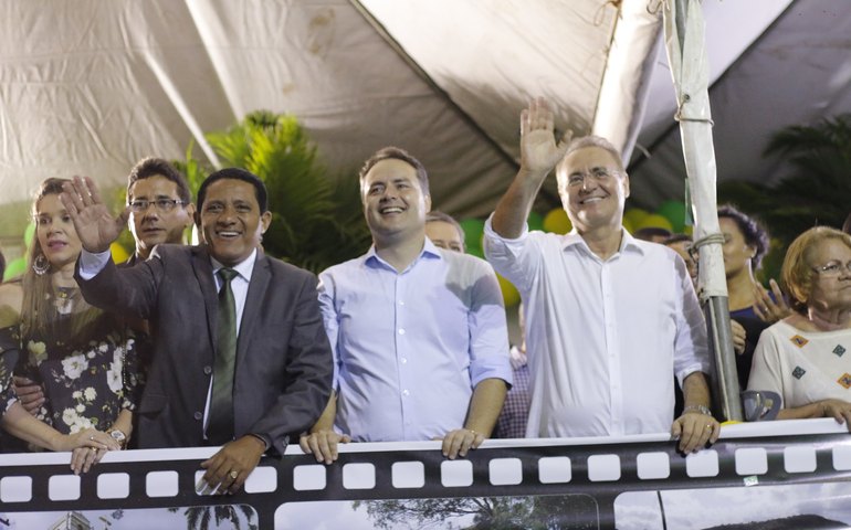 Desfile de Emancipação Política reúne mais de 20 mil pessoas, em Palmeira