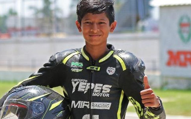 Prodígio piloto indiano de 13 anos morre em grave acidente em prova de motociclismo