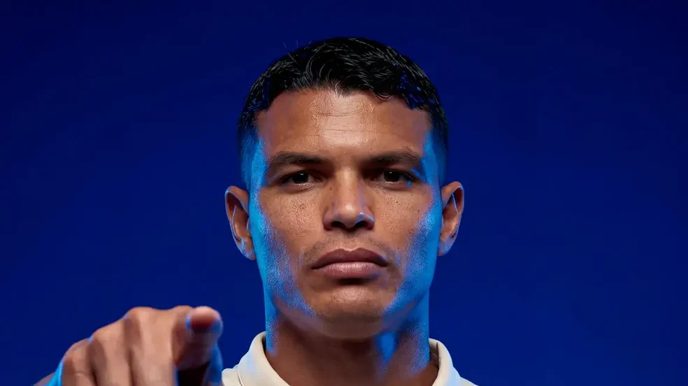 Porto anuncia contratação do zagueiro brasileiro Thiago Silva