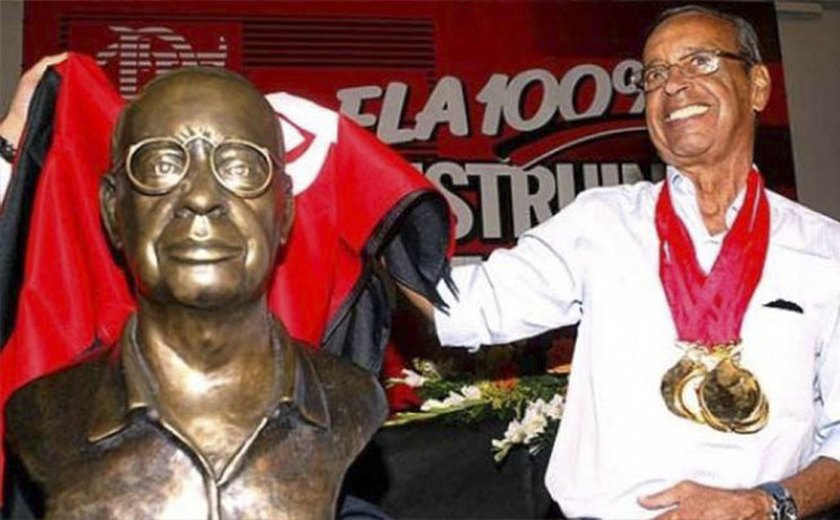 Morre ex-jogador e técnico do Flamengo, Carlinhos Violino