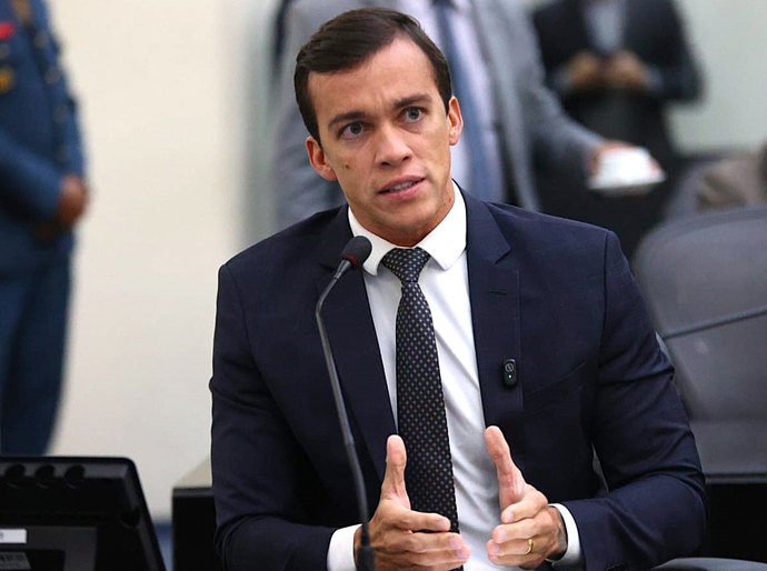 Delegado Leonam cobra reforço na segurança após aumento de furtos de veículos em Maceió