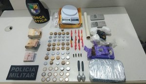 Drogas, munições e mais de R$ 7 mil são apreendidos dentro de casa em Aracaju / Foto: Foto: Polícia Militar/SE